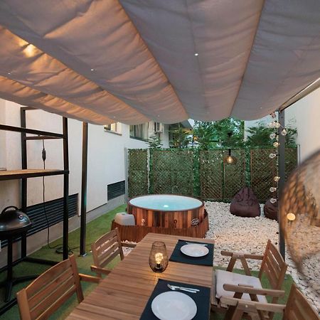 Apartamento Downtown Hidden Garden With Jacuzzi In Bucarest Exterior foto